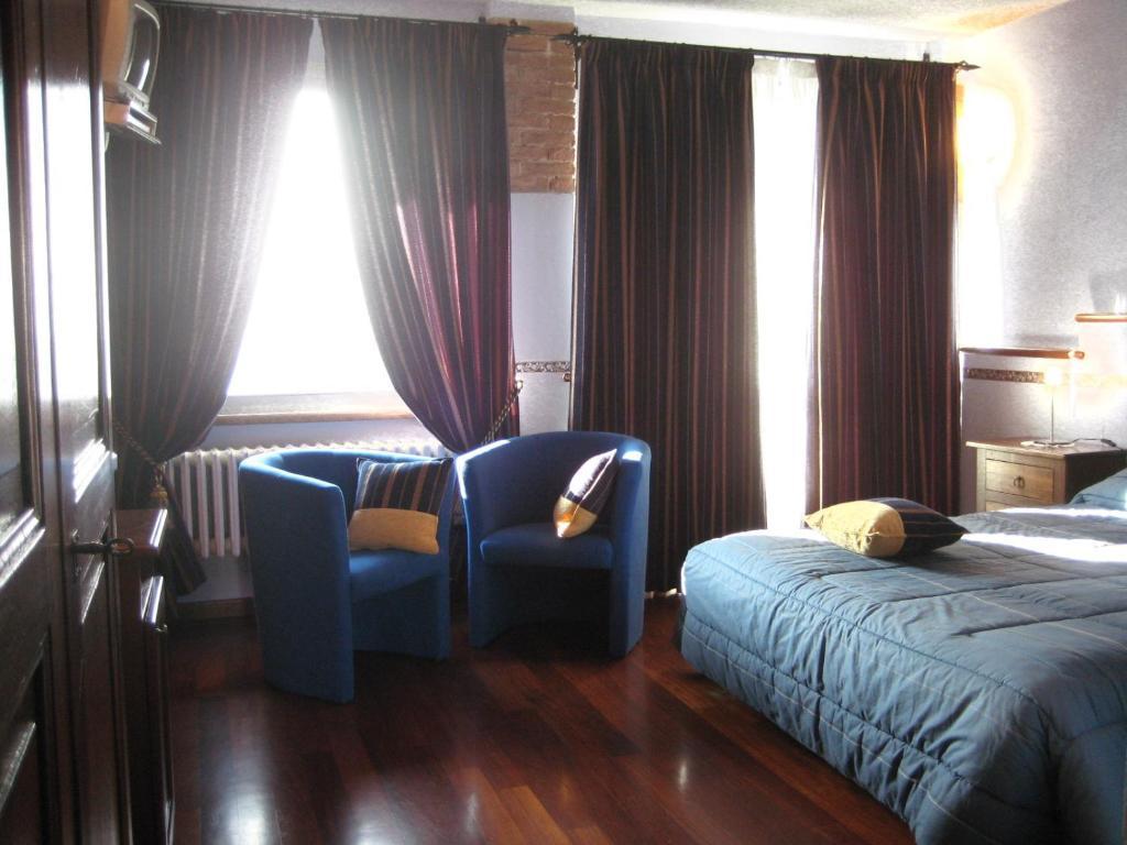 Red Wine Camere La Morra Zimmer foto